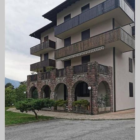 Appartamento Residence Castel Carlotta ليفيكو ترمي المظهر الخارجي الصورة